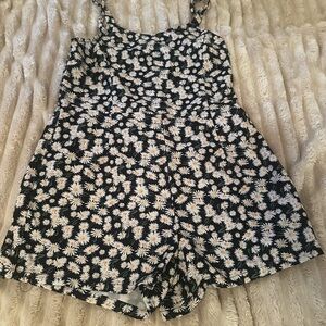 SHEIN Black and White Daisy Print Kids Casual Dress